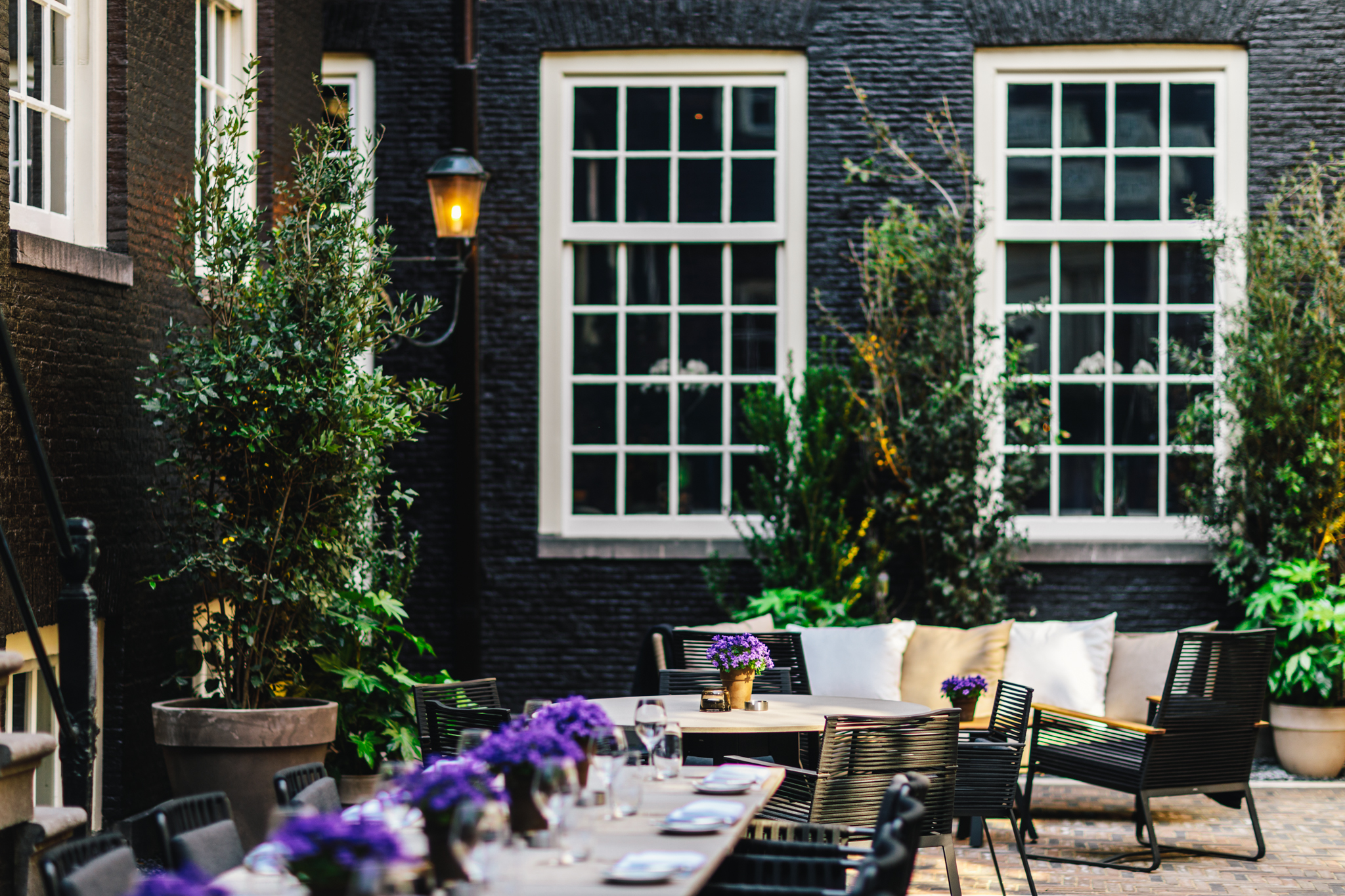 Table-Courtyard_courtesy-of-The-Dylan-Amsterdam
